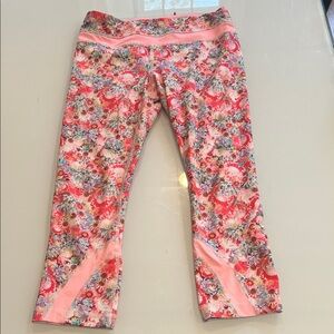 Lululemon cropped floral Leggings
